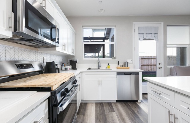 Parkside Residence on Prescott, perfect for Traveling Professionals and mid-term guests