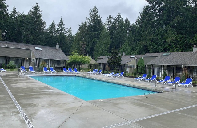 Parksville ocean & beach, pool one bedroom