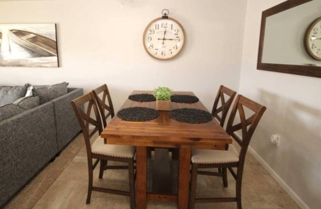 Parkview Bay 2 bedroom Condo - No Steps from Parking! - other units same Bldg!