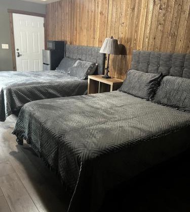 ParkWay Yellowstone Guest House Room #2