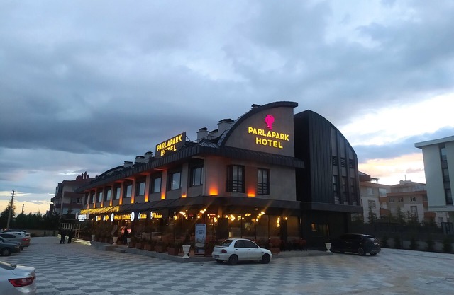 Parla Park Otel