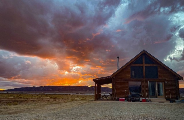 Parowan Llama Ranch Getaway