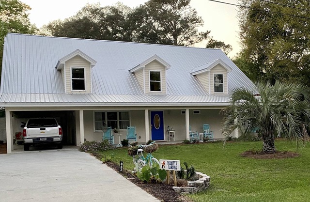 Parrott’s Landing: Be at Home By the Sea, Relaxing with Family and Friends