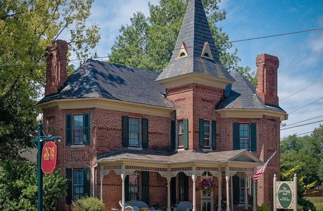 Parsonage Inn