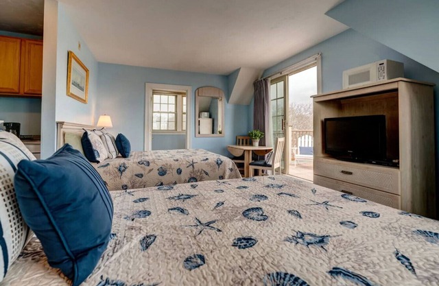 Ocean Deck 2 Queen Bed Luxury Retreat