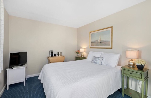 Ocean Deck 1 Double Bed Suite with Views