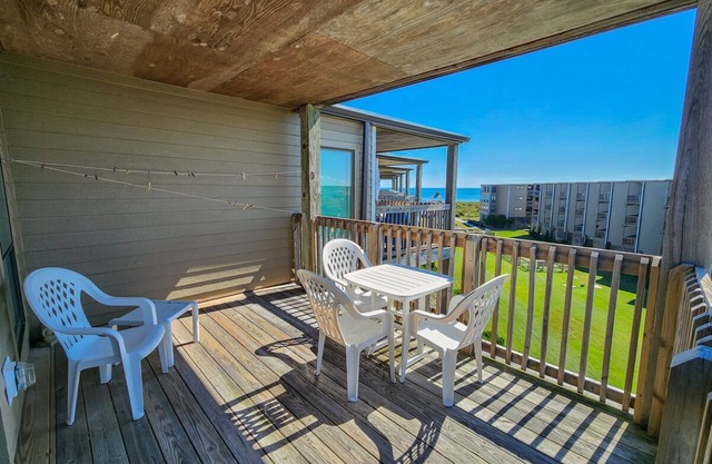 Parzanese - Semi-Oceanfront 1 BR/2BA condo in Duck