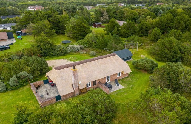 "Pasi" - 1.2km from the sea by Interhome