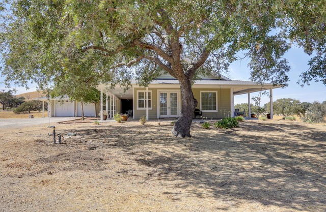 Paso Robles Gem w/ On-Site Vineyard: Pets Welcome!