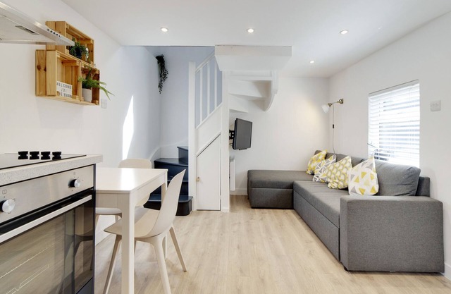 Pass the Keys | 19th Century Barn with Free Parking