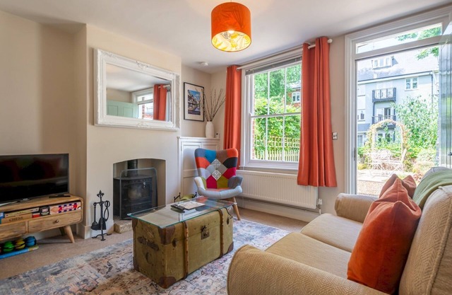 Pass the Keys | Charming 2 bed cottage with parking in Canterbury