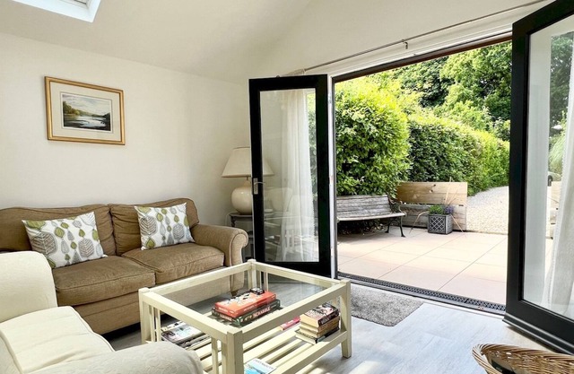 Pass the Keys | Dartmouth rural retreat