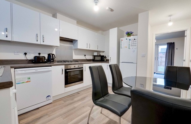 Pass the Keys | Newly built, splendid house for 5 in Manchester!