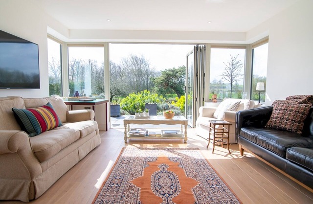 Pass the Keys | Peaceful Countryside Residence