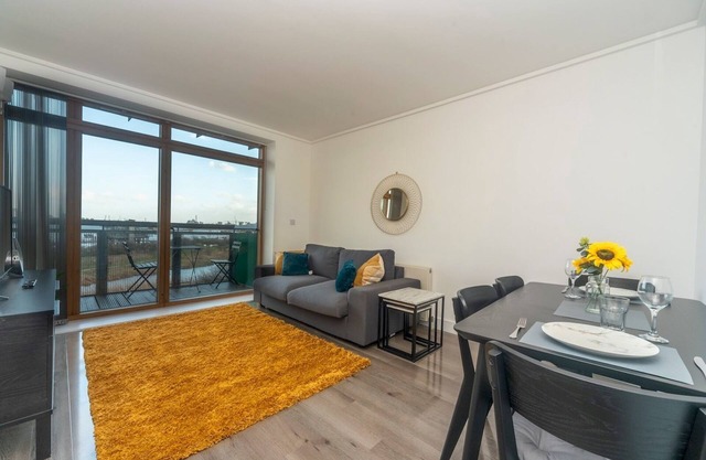 Pass the Keys | Riverside Amazing Flat In London Close To The O2
