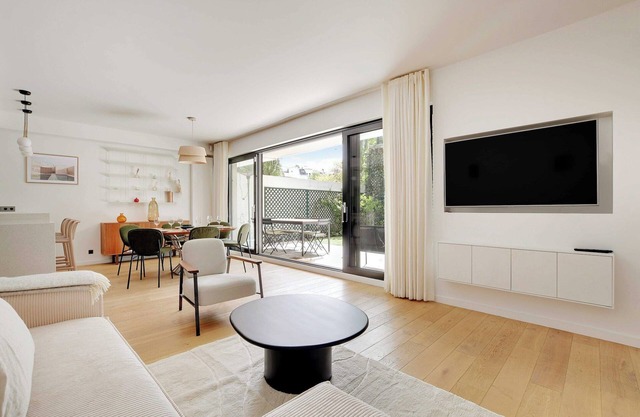 Passy / Eiffelturm – Tolles 2-Zimmer-Apartment mit Garten