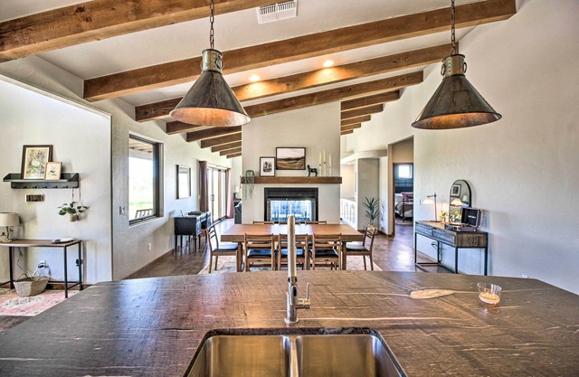 Pastoral Elgin Escape w/ Covered Patio & Grill!