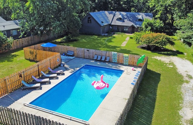 Charming Haven, Private Pool, Near Beach