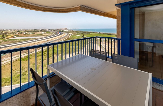 PATACONA SURFING BEACH. WiFi + Aire Acondicionado + Piscina + Tenis + Parking