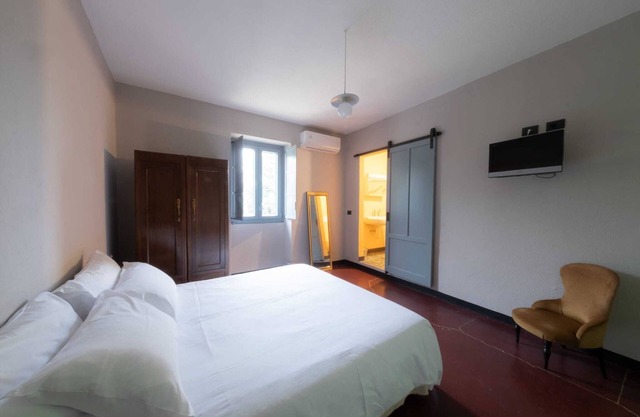 'Patata Rossa' Room with Mountain View, Wi-Fi and Air Conditioning