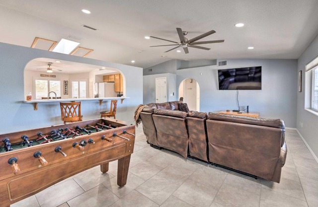 Patio and Fire Pit Central Home in Lake Havasu City