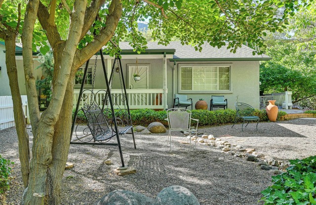 NEU! Sedona Home mit Yard & Mtn View - Minuten zum Golfspielen!