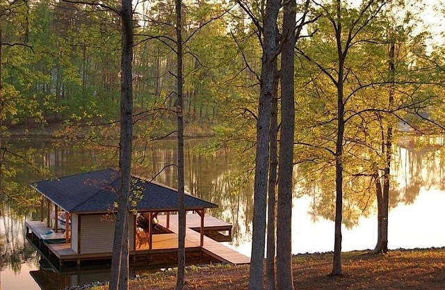 Pauley Lakehouse Lake Anna - am Wasser, privater Steg, Feuerstelle, Kajaks / Kanus