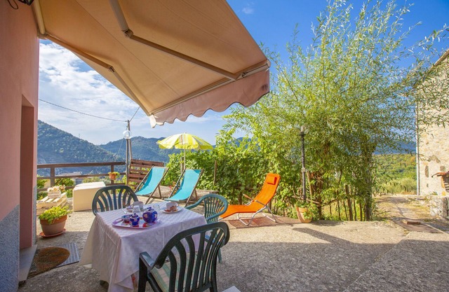 Paulotti Antico Borgo Ground Floor, Ne, Italy