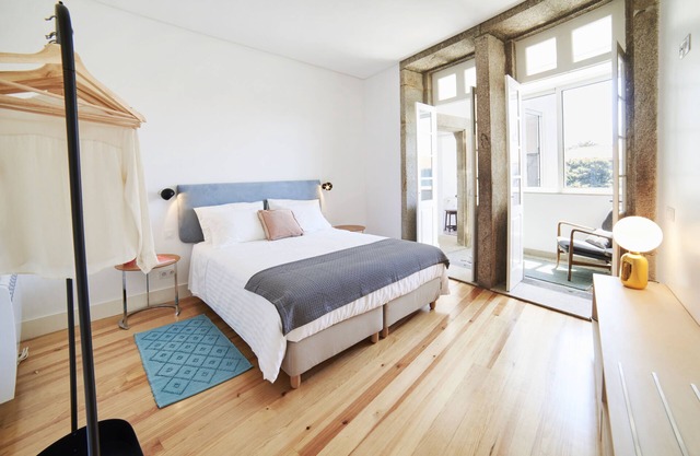Pause Apartments
