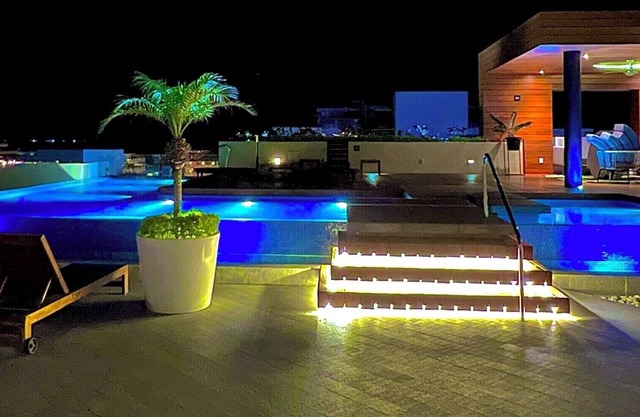 Pavilion Paradise - Steps away from everything!