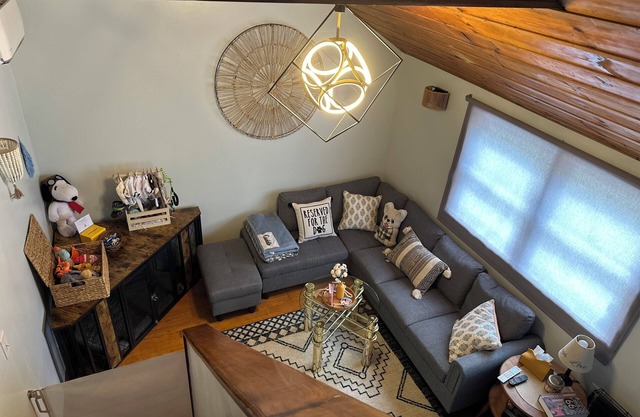 Pawfect Family Retreat! 2bd,1ba,loft. With DogPark, Close to Windham & ZoomFlume
