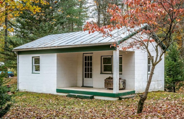 Payne Cabin- Ultimate Glamping Experience