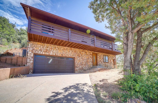 Payson Cabin w/ Deck Near Hiking, Fishing & More!