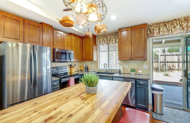 Payson Home w/Yard, Fire Pit: 2 Mi to Downtown!