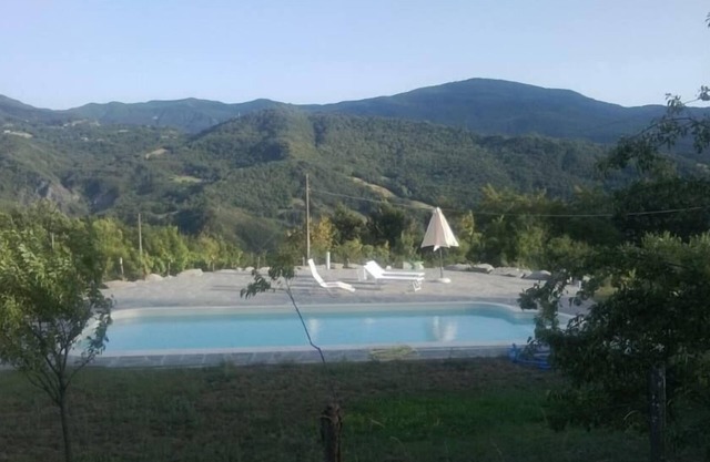 Ruhe und Entspannung mit privatem Schwimmbad Borgo val di Taro