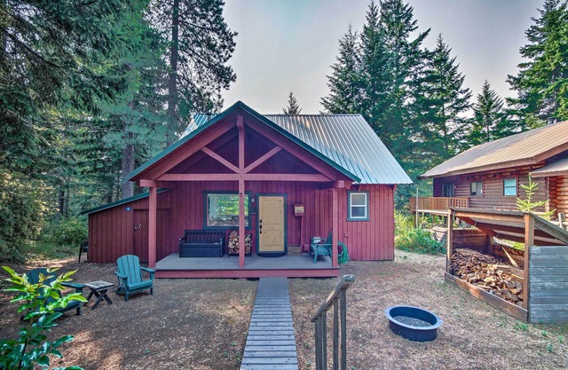 Peace in the Pines: Cle Elum Cabin w/ Trail!