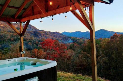Peace of Heaven ~ Modern Chic Cabin w/Majestic Mountain Views