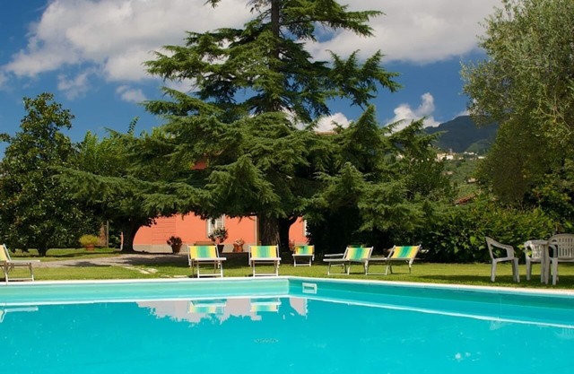 Ruhe, Entspannung und Privatsphäre in der Landschaft von Lucca. Schwimmbad und Klimaanlage.