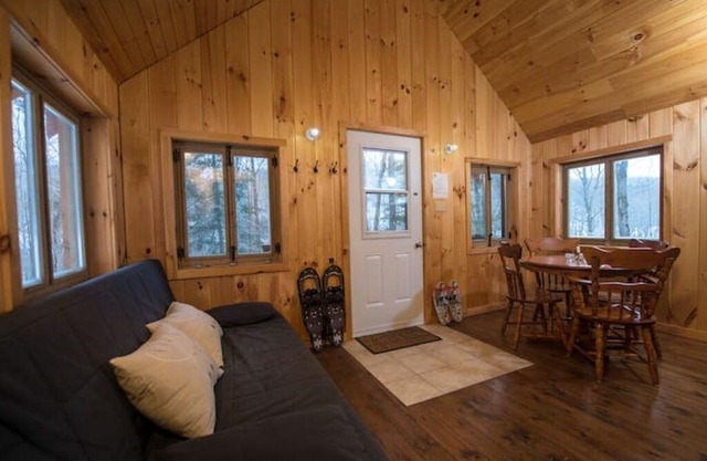 Peaceful eco-lodge near the stream: Le Grand Pic