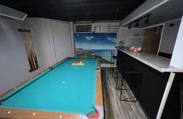 Peaceful Clean 3BR | 6Beds | Free Wifi | Finished Basement