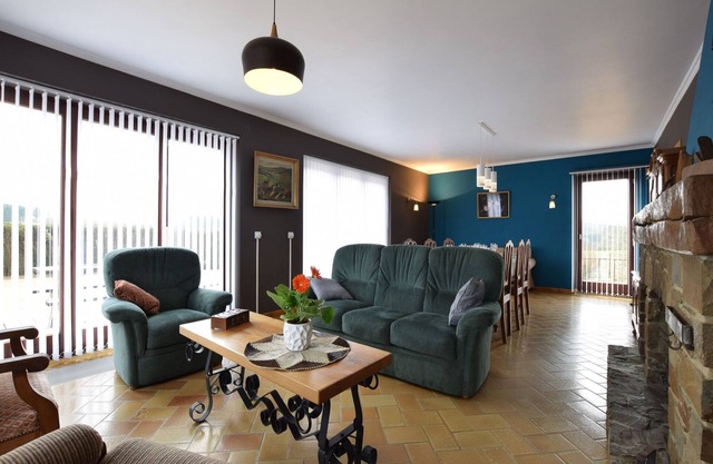 Einladendes Ferienhaus mit großem Garten