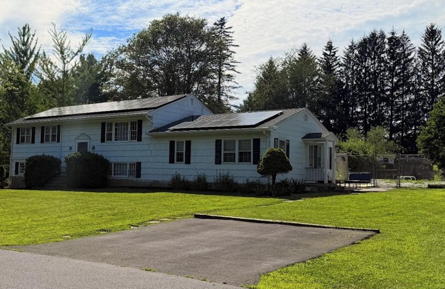 Peaceful 1-bedroom Suite in Goshen NY, 5 mins from Legoland! AC, Wi-fi, Pool inc