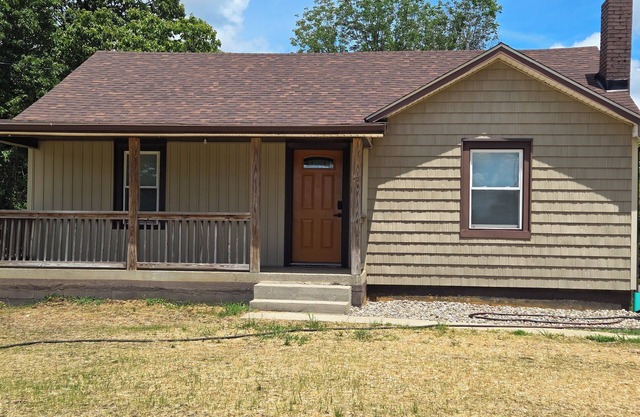 Peaceful, 1950's, two bedroom cottage in town with one bath.