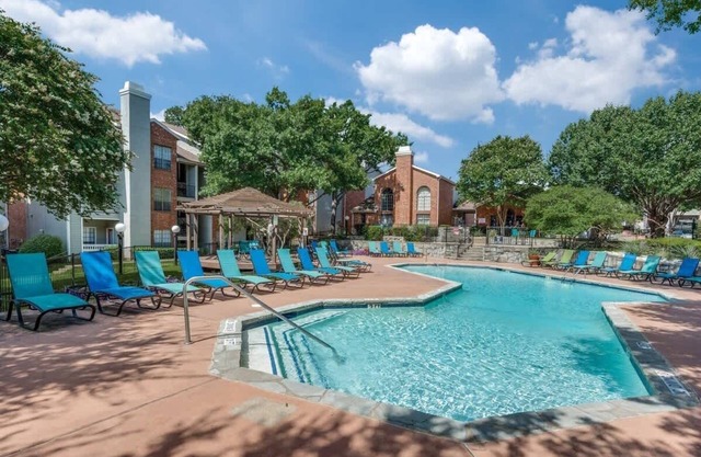 Peaceful 1BR King Suite w/ Pool, Gym & Parking 04
