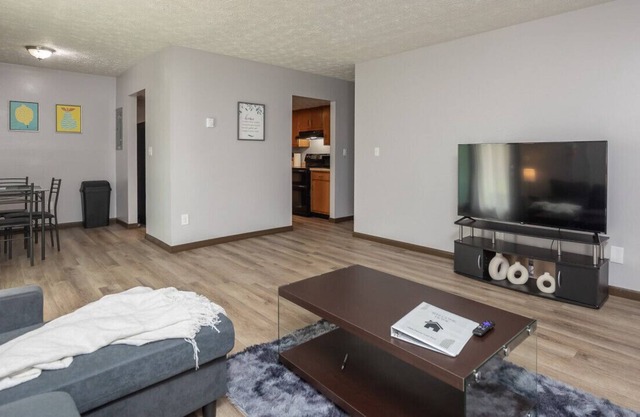 Peaceful 2-Bedroom Near Dayton