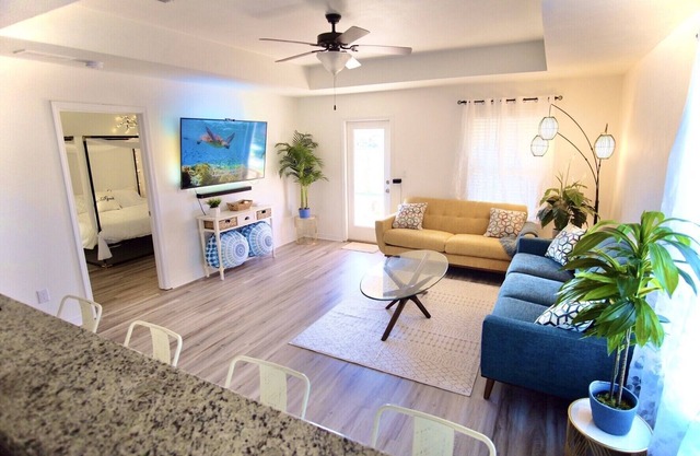 Peaceful 3-2 Home w/ Pool, 4min to beach, RV P-king, BBQ, Firepit, Fast Internet