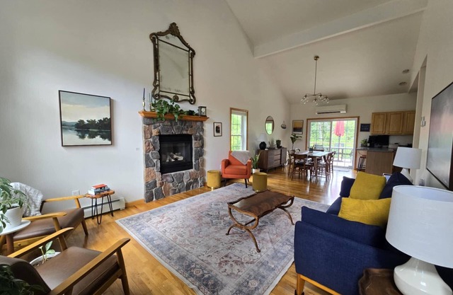 Peaceful 3-bedroom/3 bath house in Athens Lake Community