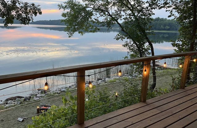 Peaceful 3-bedroom cabin on a serene, secluded lake with kayaks and a canoe