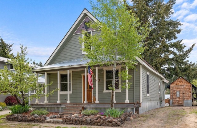 Peaceful 3-bedroom house in Roslyn with AC, WiFi