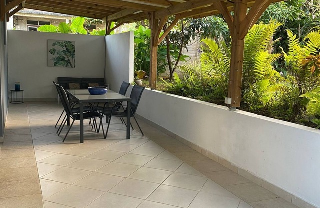 Peaceful 3-bedroom detached house with Netflix air-conditioning and dishwasher